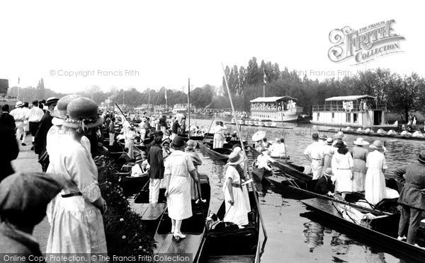 Photo of Oxford, 'the Eights' 1922