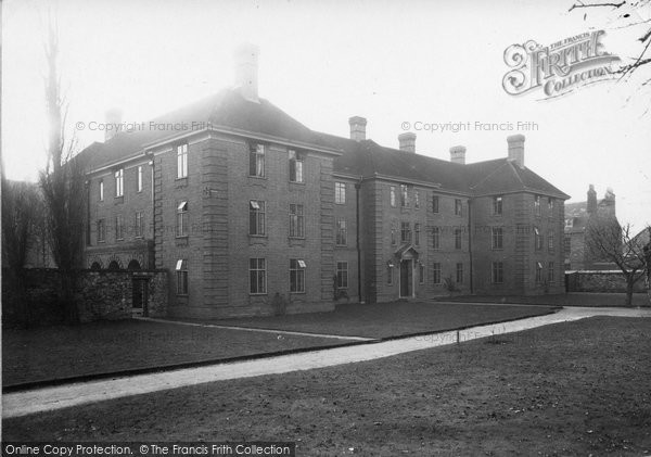 Photo of Oxford, The Penrose Building, Somerville College 1933
