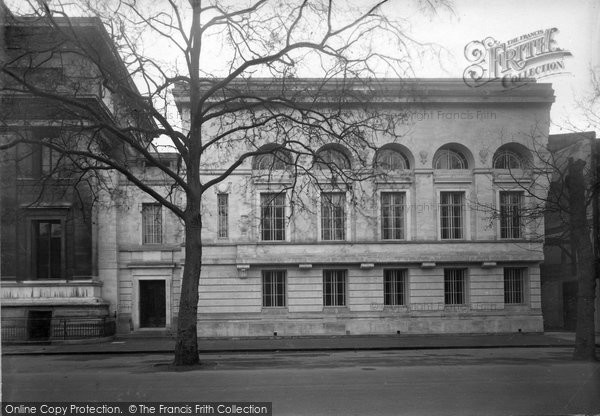 Photo of Oxford, The Taylor Institute 1933