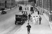 Women, High Street 1922, Oxford
