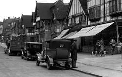 A Chauffeur 1932, Oxted
