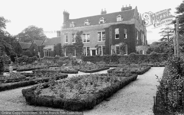 Photo of Oxted Barrow Green Court 1928 Francis Frith