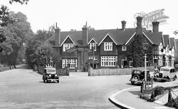 The Hoskins Arms Hotel 1936, Oxted