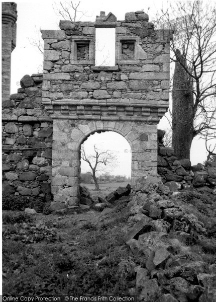 Photo of Oyne, Harthill Castle 1961