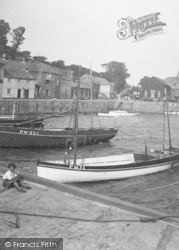 Snack Time At The Quay 1935, Padstow