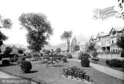 The Gardens 1896, Paignton