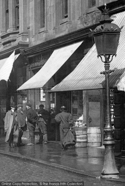 Photo of Paisley, Street Lamp 1900
