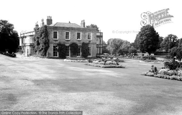 Photo of Palmers Green, Broomfield House, Broomfield Lane c.1965