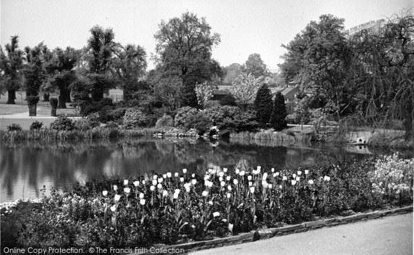 Photo of Palmers Green, Broomfield Park c.1960