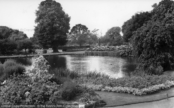 Photo of Palmers Green, Broomfield Park c.1965