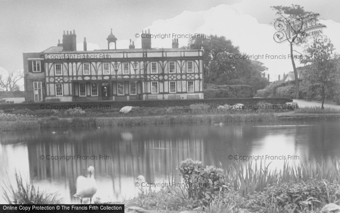 Photo of Palmers Green, Broomfield Park House And Lake c.1960