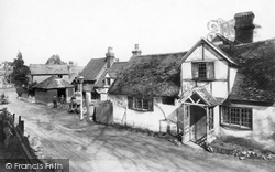 Pangbourne, Old Mill and Cottage 1910
