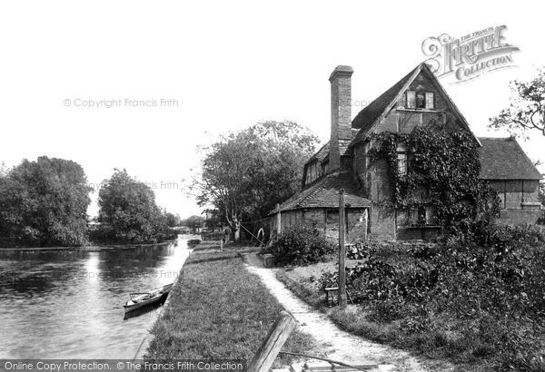 Photo of Pangbourne, Riverside Cottage 1890