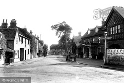 The Village 1910, Pangbourne