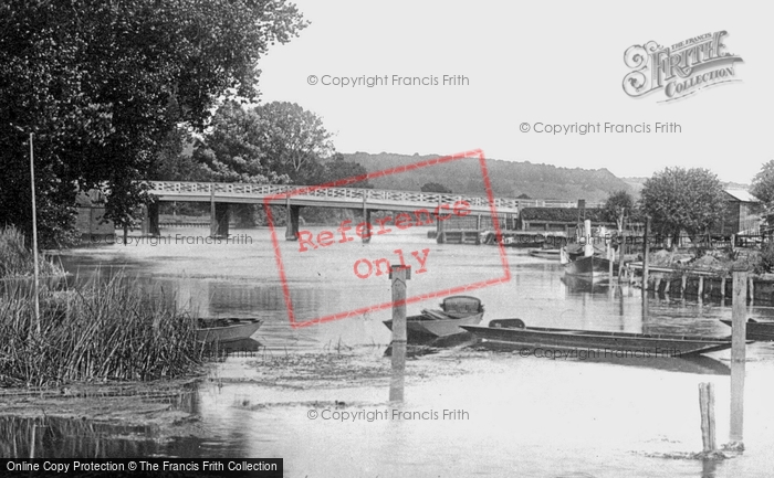 Photo of Pangbourne, Whitchurch Bridge 1890