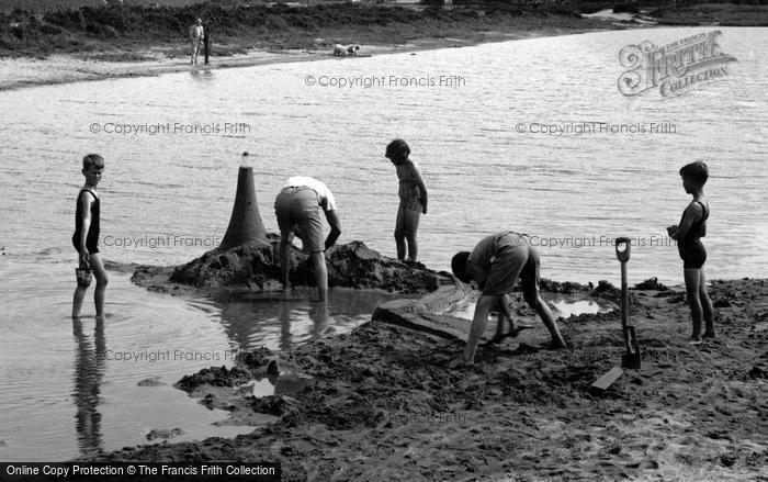 Photo of Par, Children Building Sandcastles 1938