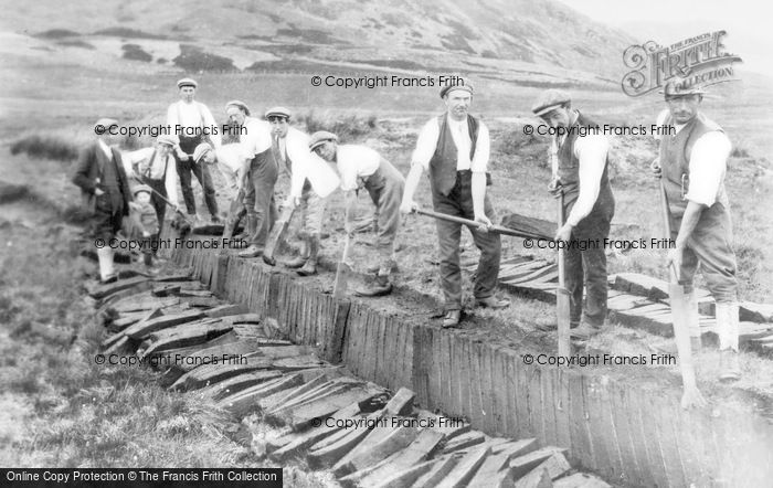 Photo of Parc, Peat Cutting At Cwmtylo c.1925