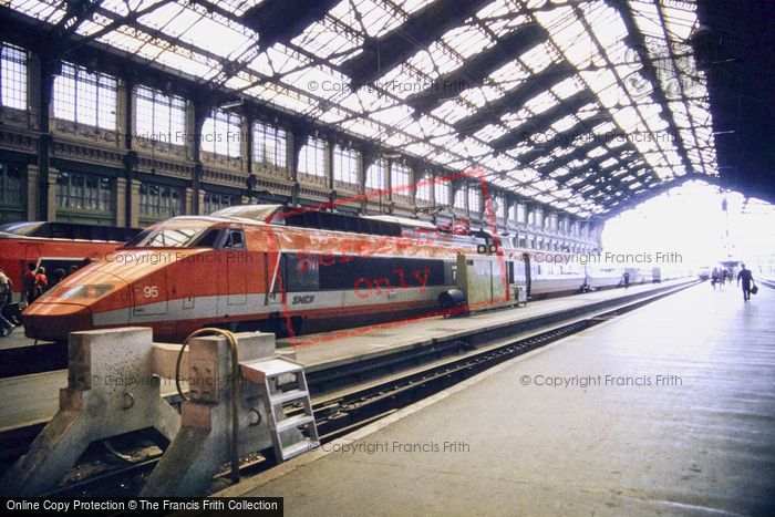 Photo of Paris, Gare Du Nord Interior 1994