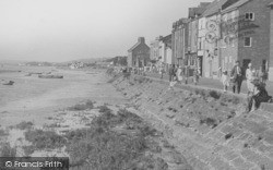 The Old Sea Wall c.1935, Parkgate