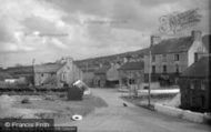The Village c.1930, Parrog