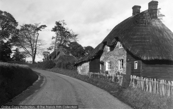 Photo of Peasemore, Cottages In Chieveley Road 1939
