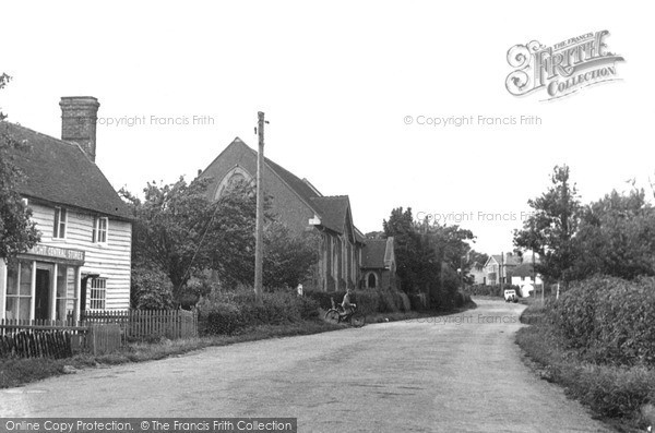 Photo of Peasmarsh, High Street c.1955