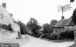 The Village c.1960, Pebworth