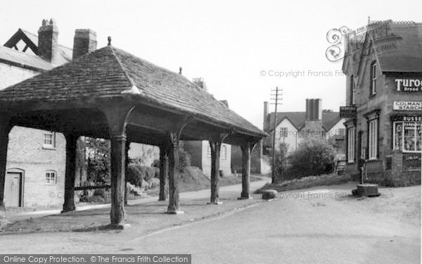Photo of Pembridge, Market Place c.1950