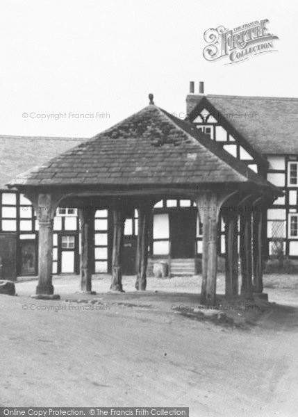 Photo of Pembridge, The Market Hall c.1950