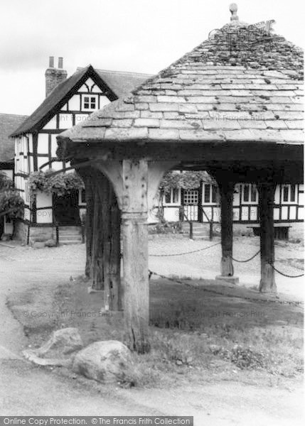 Photo of Pembridge, The New Inn c.1965