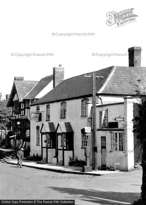 Photo of Pembridge, The Red Lion Inn c.1955