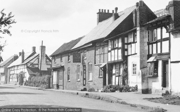 Photo of Pembridge, The Swan Inn c.1955