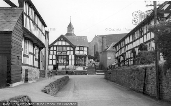 Photo of Pembridge, The Village c.1950