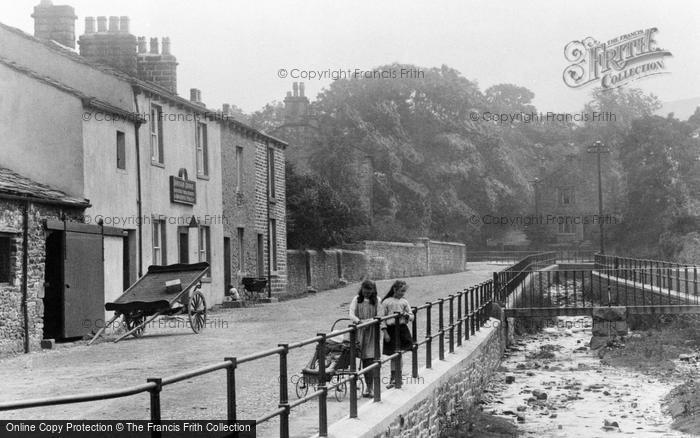 Photo of Pendleton, The Village 1921
