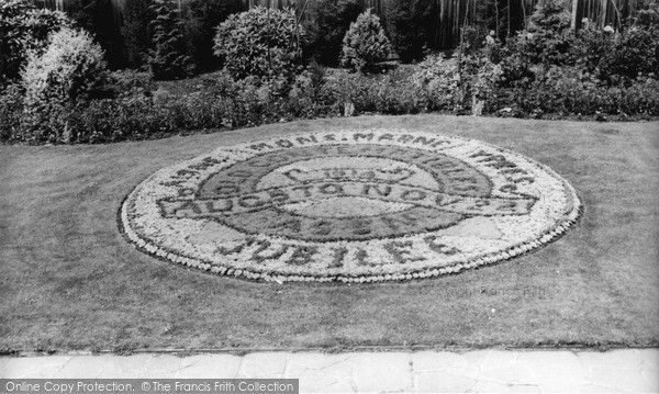 Photo of Penge, Old Contemptibles Badge c.1965
