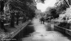 Old Croydon Canal, Betts Park c.1965, Penge