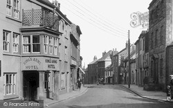 Broad Street c.1932, Penryn