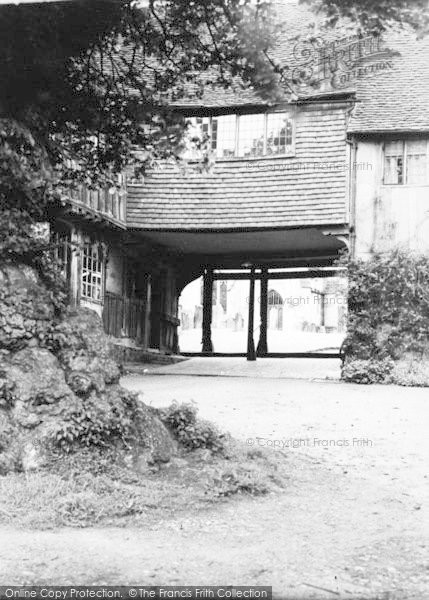 Photo of Penshurst, Cottages And Gateway To Village Church c.1960