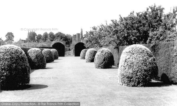 Photo of Penshurst, The Gardens, Penshurst Place c.1960