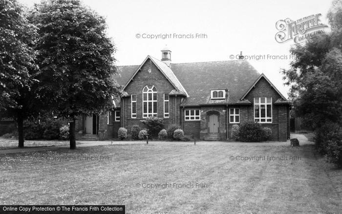 Photo of Penwortham, The Congregational Church c.1965
