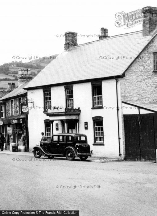 Photo of Penybontfawr, The Railway Inn c.1955