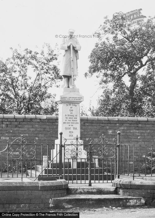 Photo of Penycae, The War Memorial c.1932