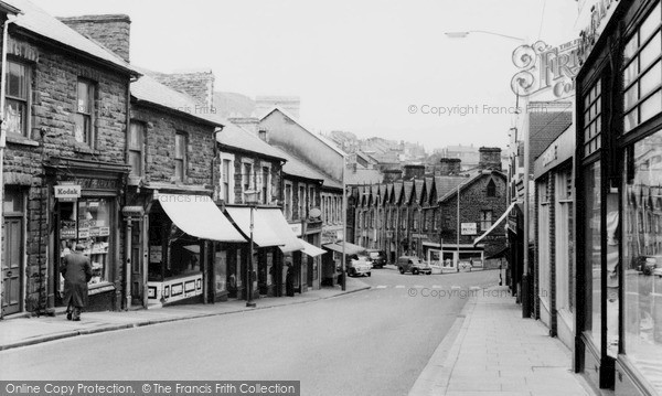 Photo of Penygraig, Tylacelyn Road c.1955