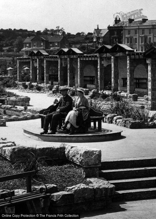 Photo of Penzance, Couple In Gardens 1920