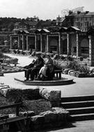 Couple In Gardens 1920, Penzance