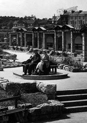 Couple In Gardens 1920, Penzance