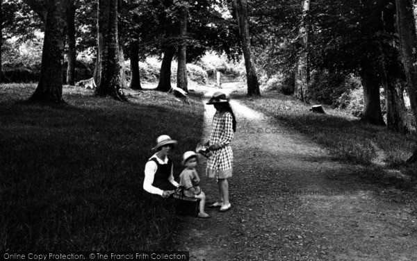 Photo of Penzance, Girls At Rose Hill 1920