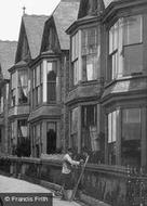 Workman In Morrab Road 1890, Penzance