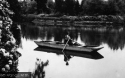 Peplow Hall, Rowing On The Lake 1911, Peplow