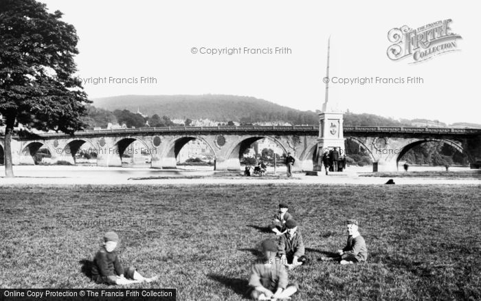 Photo of Perth, Bridge And Monument 1899